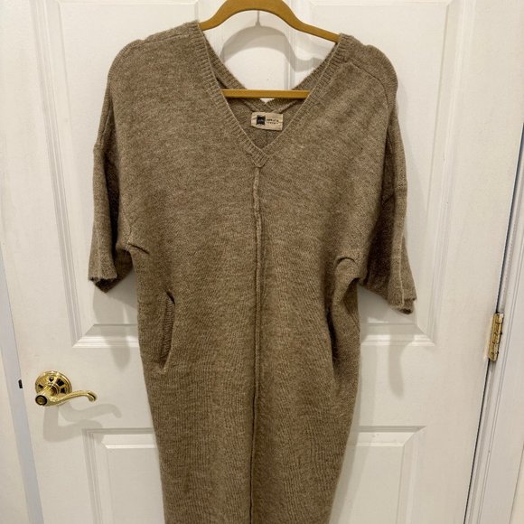 Look by M New York Size Small, Tan Sweater dress/tunic - Picture 1 of 7
